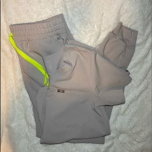 Light grey FIGS scrub SET Large top Large bottom… gently worn